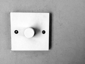 LED-dimmer pöördnupuga